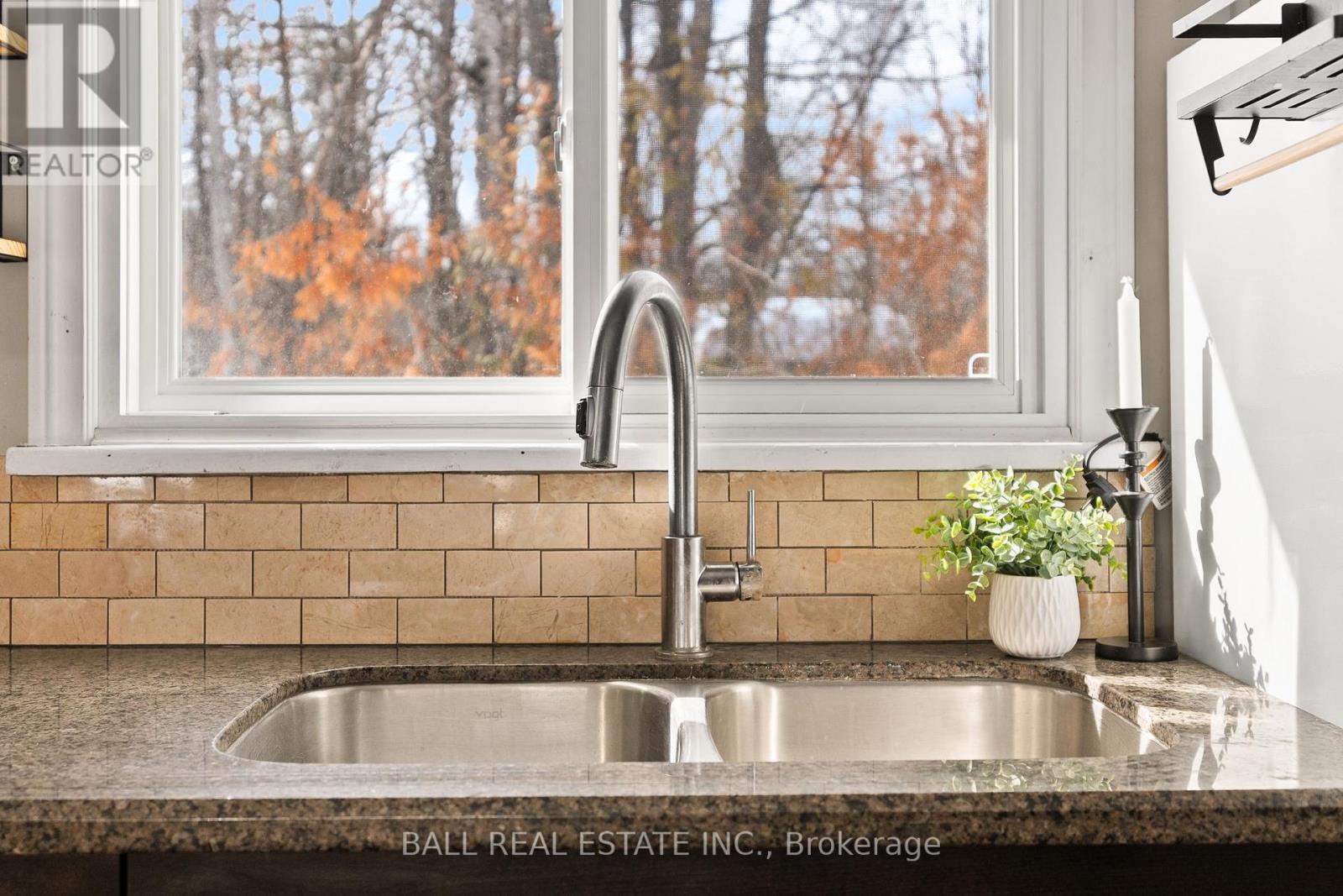 7 Manchester Trail, Kawartha Lakes, Ontario  K0M 1A0 - Photo 15 - X12845100