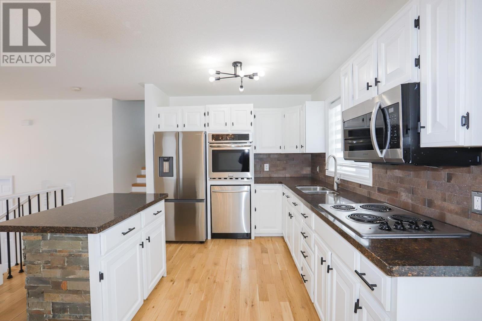 967 Lake St, Sault Ste. Marie, Ontario  P6B 6C9 - Photo 13 - SM260410