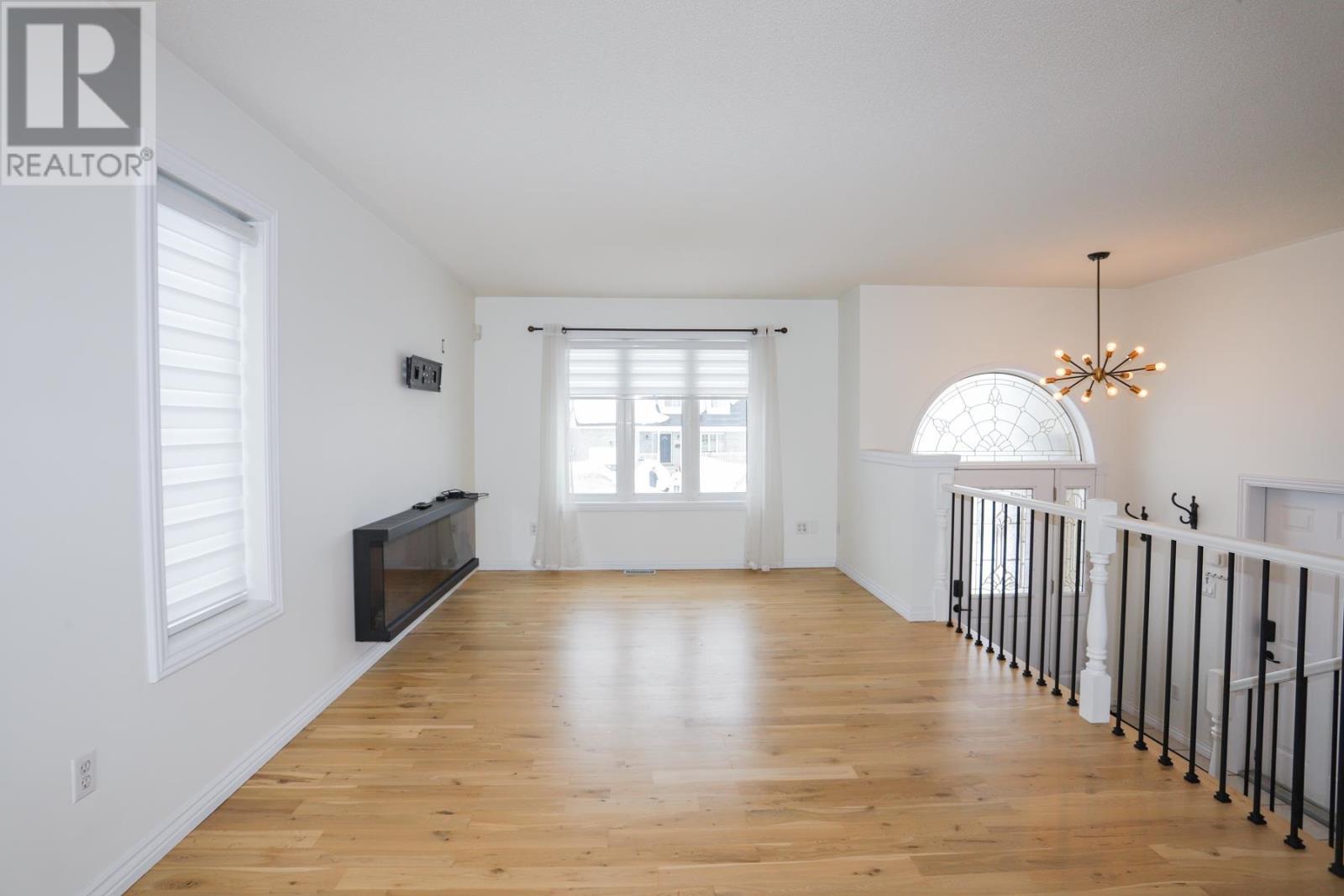 967 Lake St, Sault Ste. Marie, Ontario  P6B 6C9 - Photo 15 - SM260410