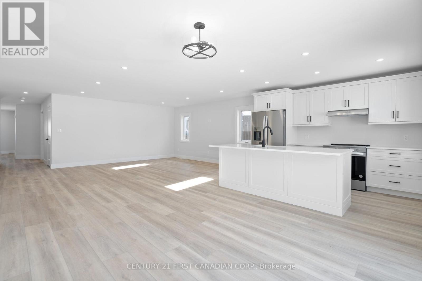 29 Sheldabren Street, North Middlesex, Ontario  N0M 1A0 - Photo 16 - X12845064