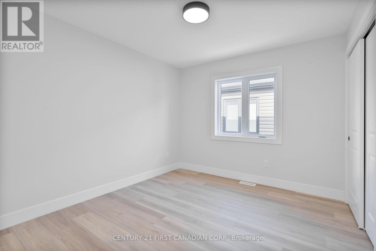 29 Sheldabren Street, North Middlesex, Ontario  N0M 1A0 - Photo 17 - X12845064