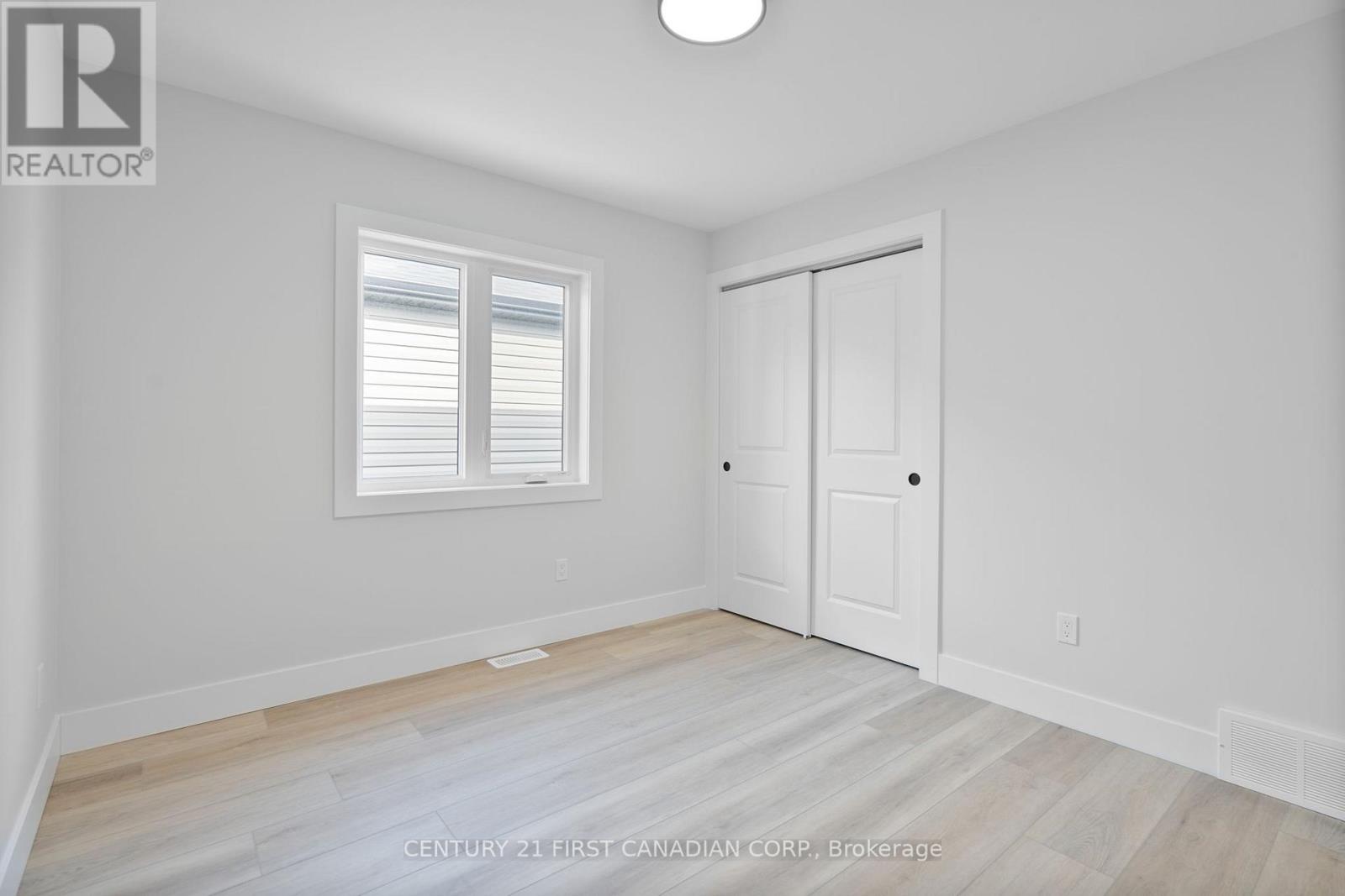 29 Sheldabren Street, North Middlesex, Ontario  N0M 1A0 - Photo 18 - X12845064