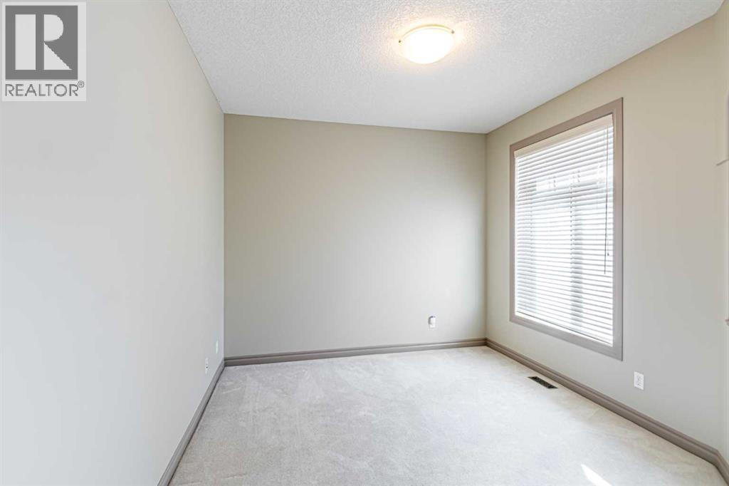 67 Evergreen Row Sw, Calgary, Alberta  t2y 5h9 - Photo 28 - A2289866