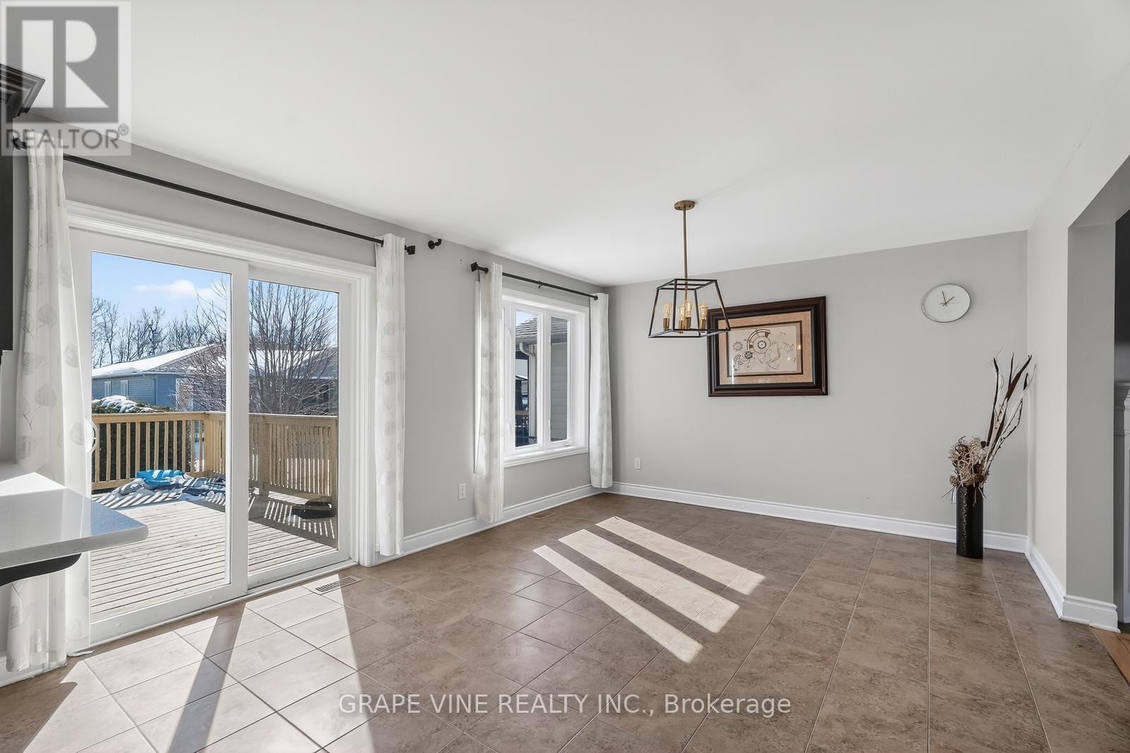 84 Settlement Lane, Russell, Ontario  K4R 0A4 - Photo 11 - X12844996