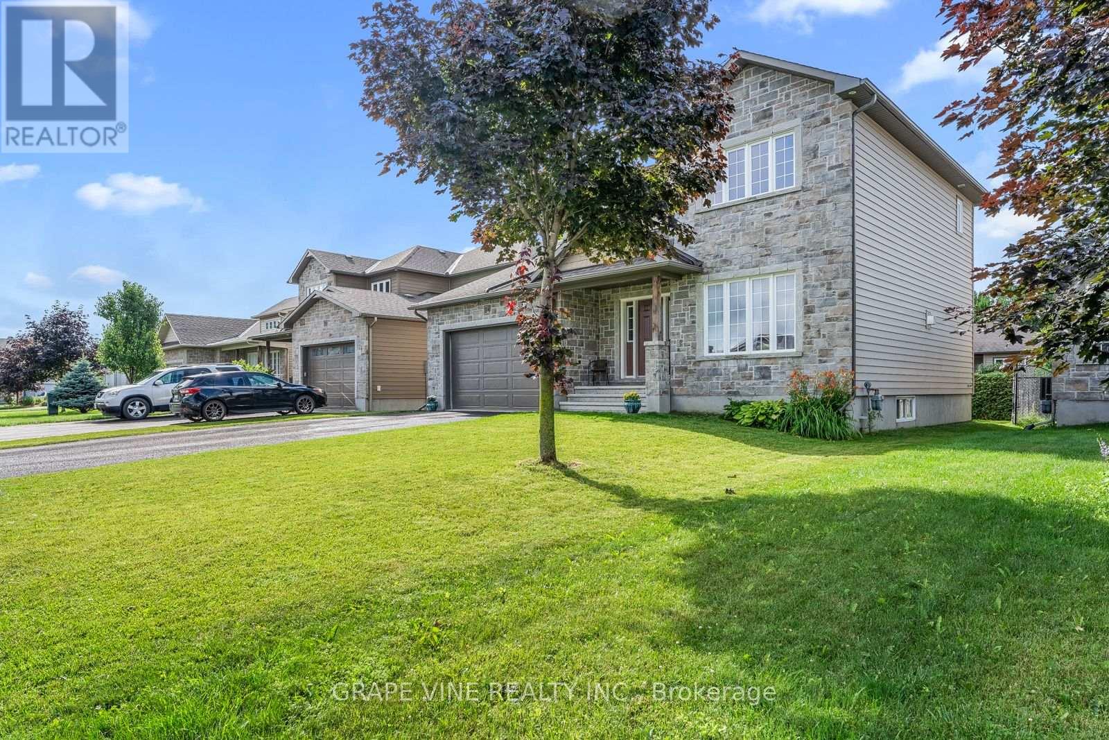 84 Settlement Lane, Russell, Ontario  K4R 0A4 - Photo 2 - X12844996