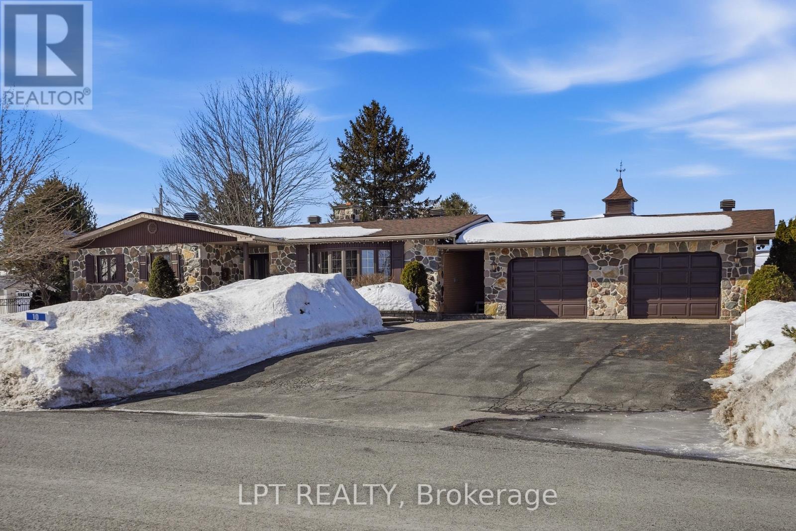 10 Orchard Street, Hawkesbury, Ontario  K6A 2V7 - Photo 9 - X12845060