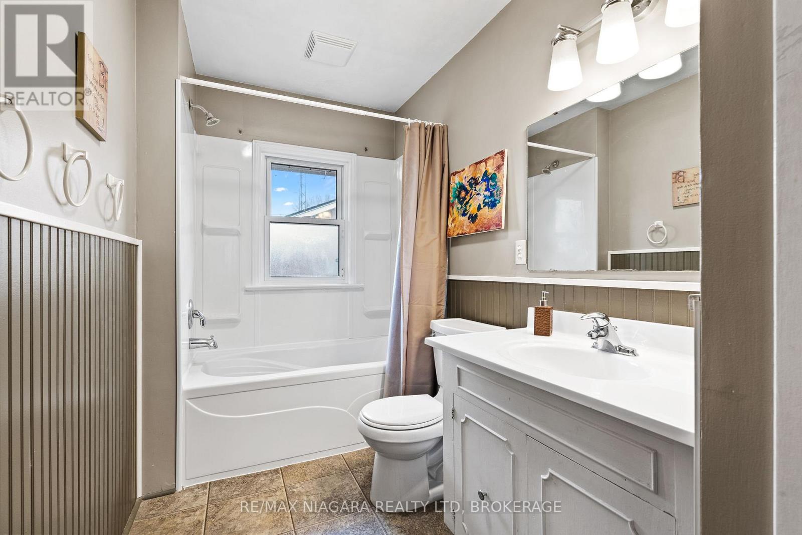 7 South Crescent, Port Colborne, Ontario L3K 2X8 - Photo 16 - X12845036