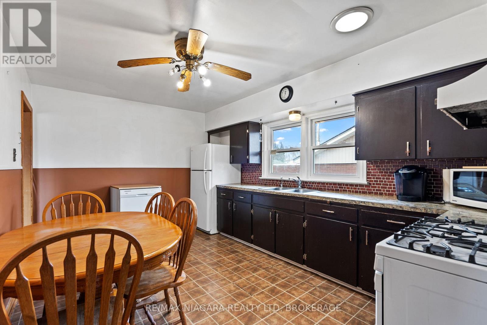 7 South Crescent, Port Colborne, Ontario L3K 2X8 - Photo 9 - X12845036