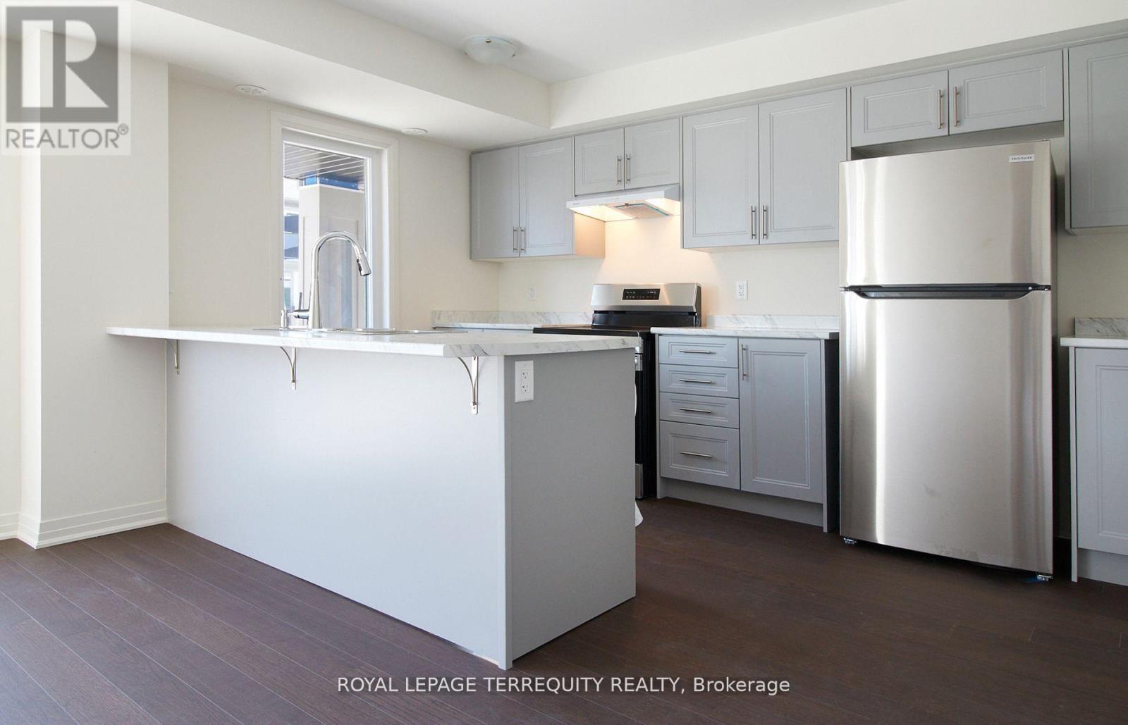 8d Lookout Drive, Clarington, Ontario  L1C 7E9 - Photo 4 - E12727836