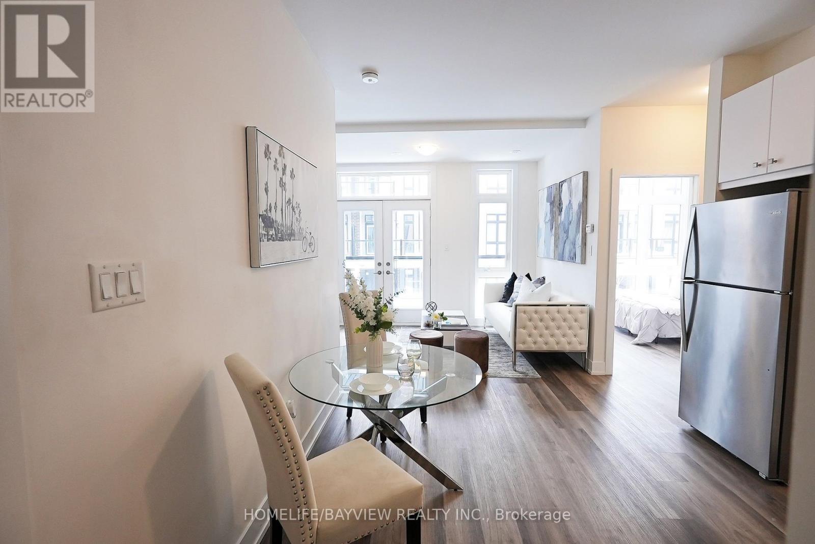 17 - 8 Sayers Lane, Richmond Hill, Ontario  L4E 1J4 - Photo 4 - N12825764