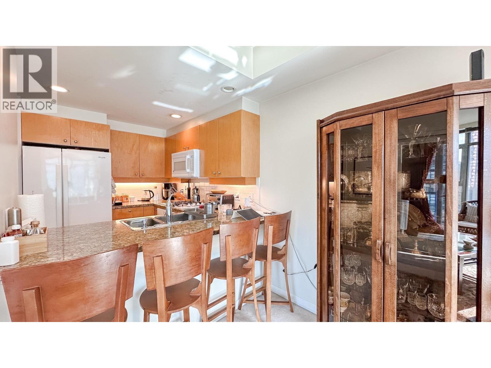 1004 1710 Bayshore Drive, Vancouver, British Columbia  V6G 3G4 - Photo 11 - R3095970