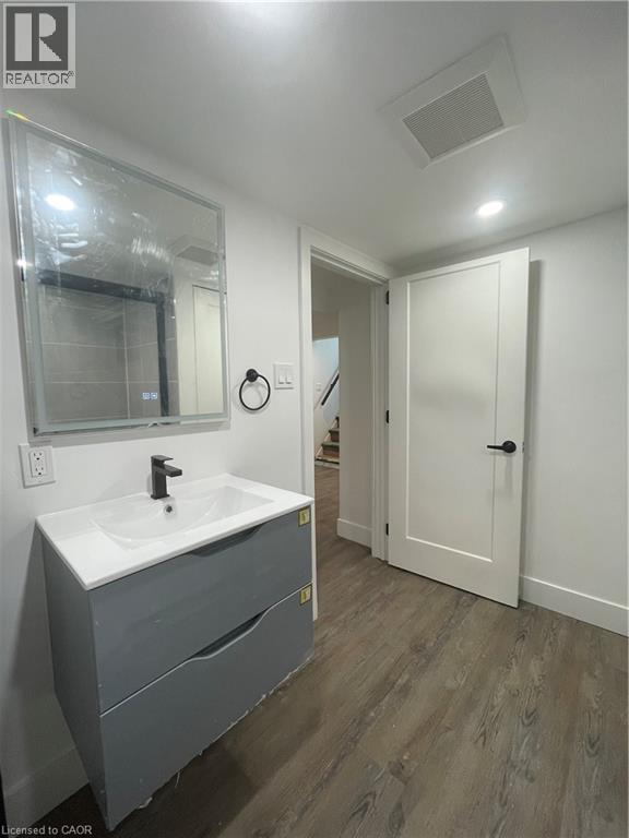 246 East 31st Street Unit# Lower, Hamilton, Ontario  L8V 3P7 - Photo 4 - 40809629