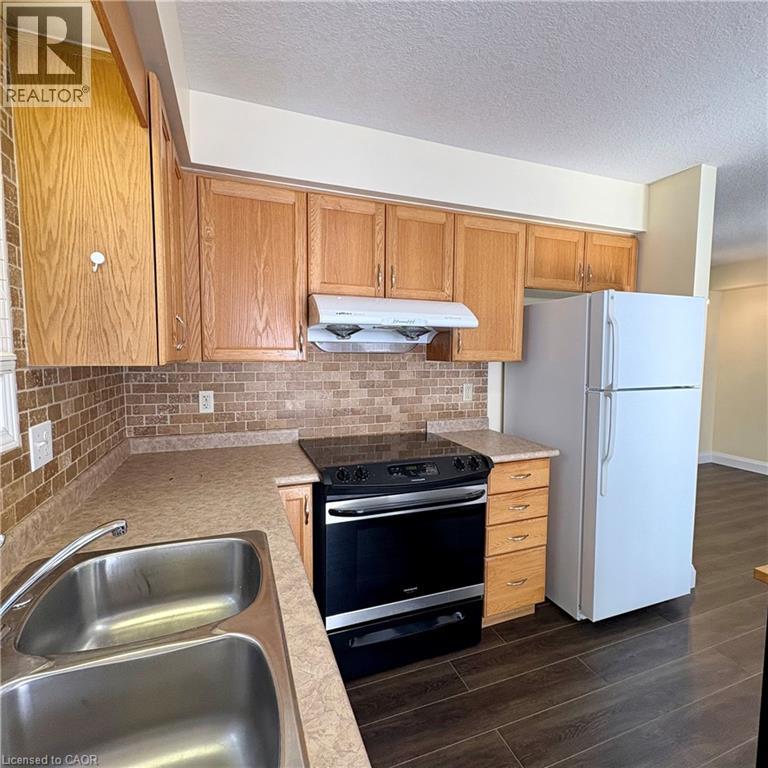 629 Violet Street, Waterloo, Ontario  N2V 2V9 - Photo 14 - 40808403