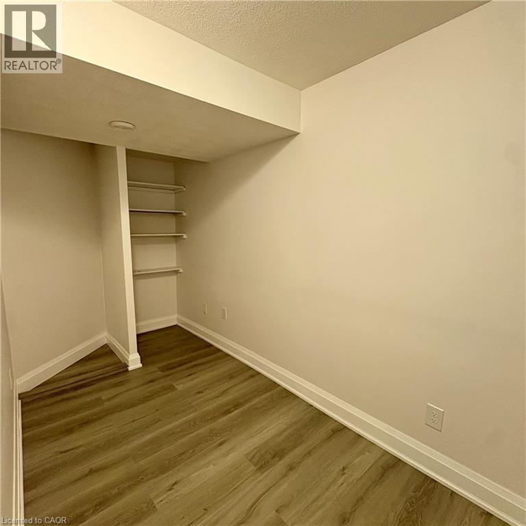 629 Violet Street, Waterloo, Ontario  N2V 2V9 - Photo 38 - 40808403