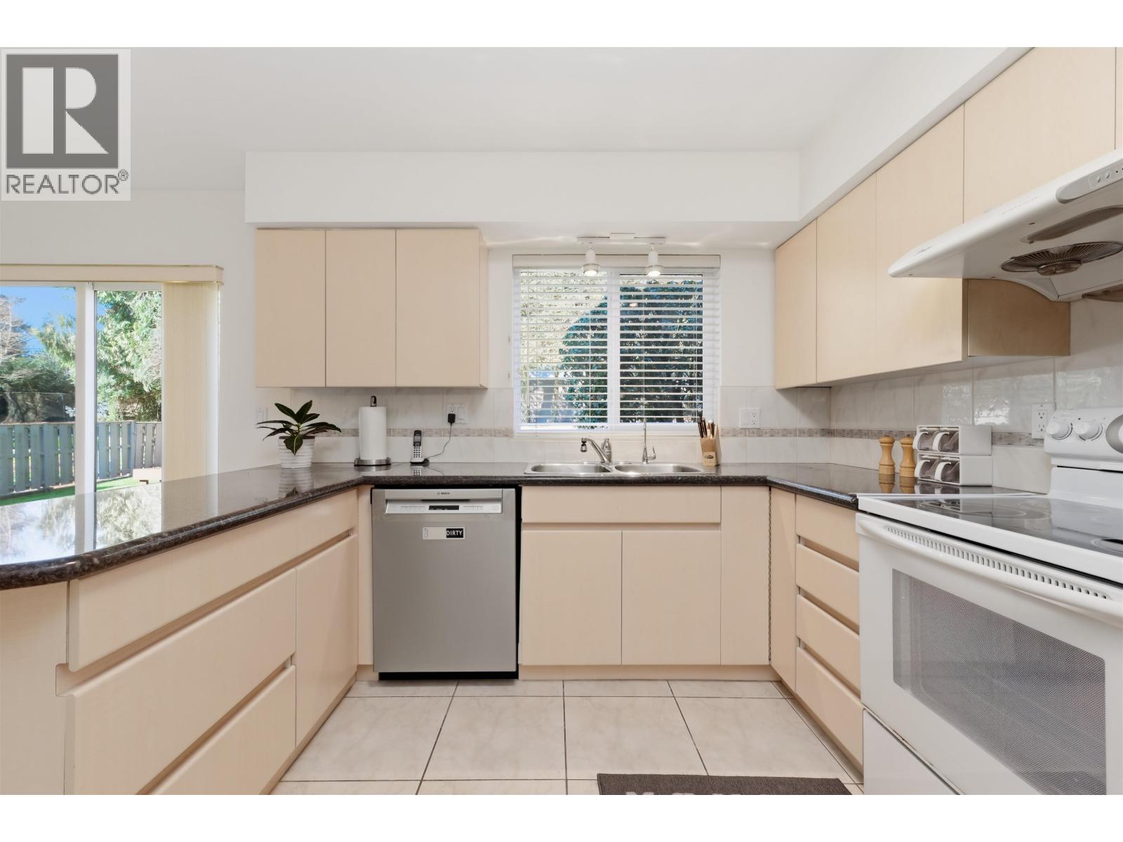 2716 Byron Road, North Vancouver, British Columbia  V7H 1M2 - Photo 11 - R3095990