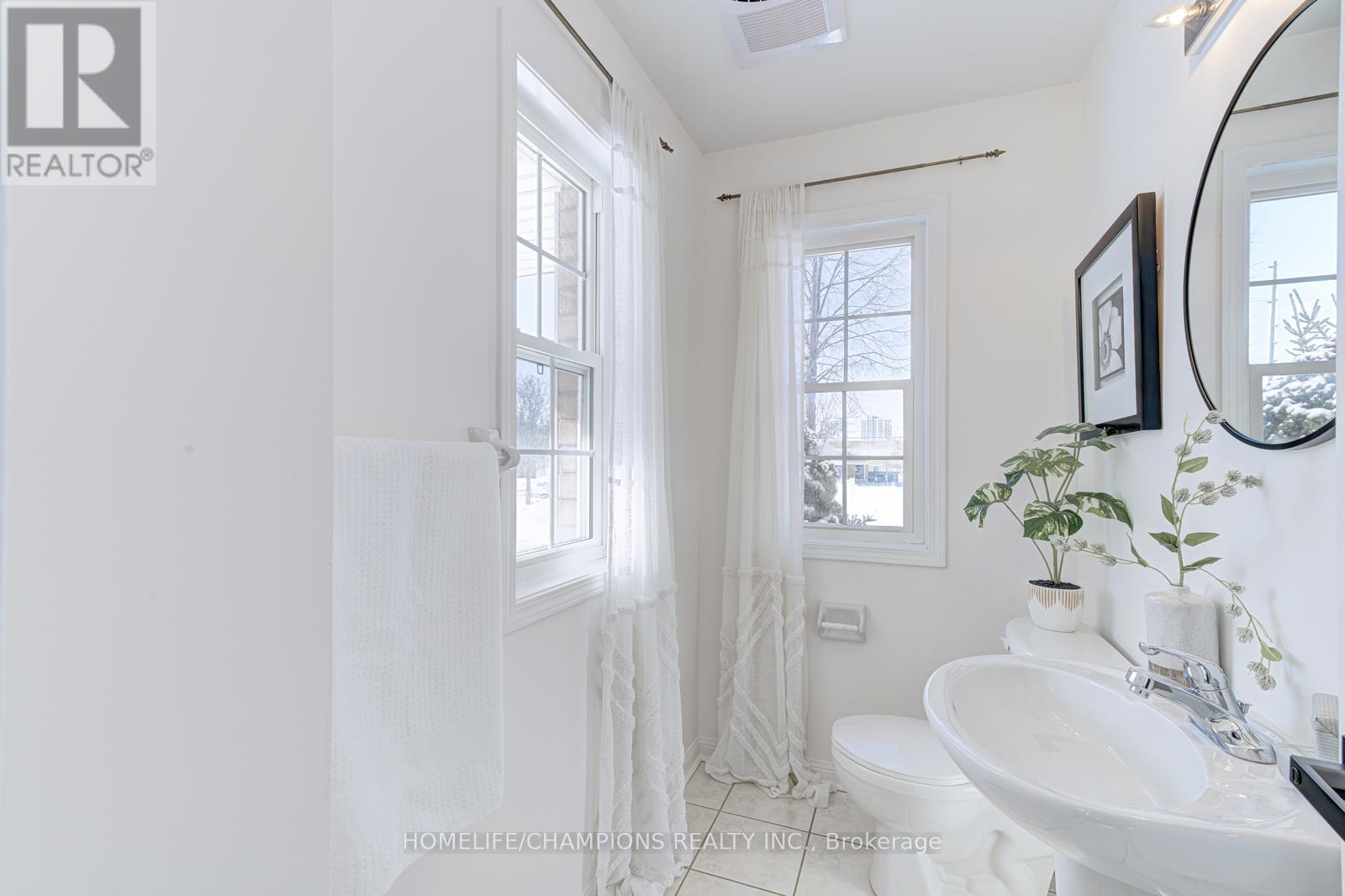 24 Juneau Crescent, Whitby, Ontario  L1R 3A3 - Photo 14 - E12845094