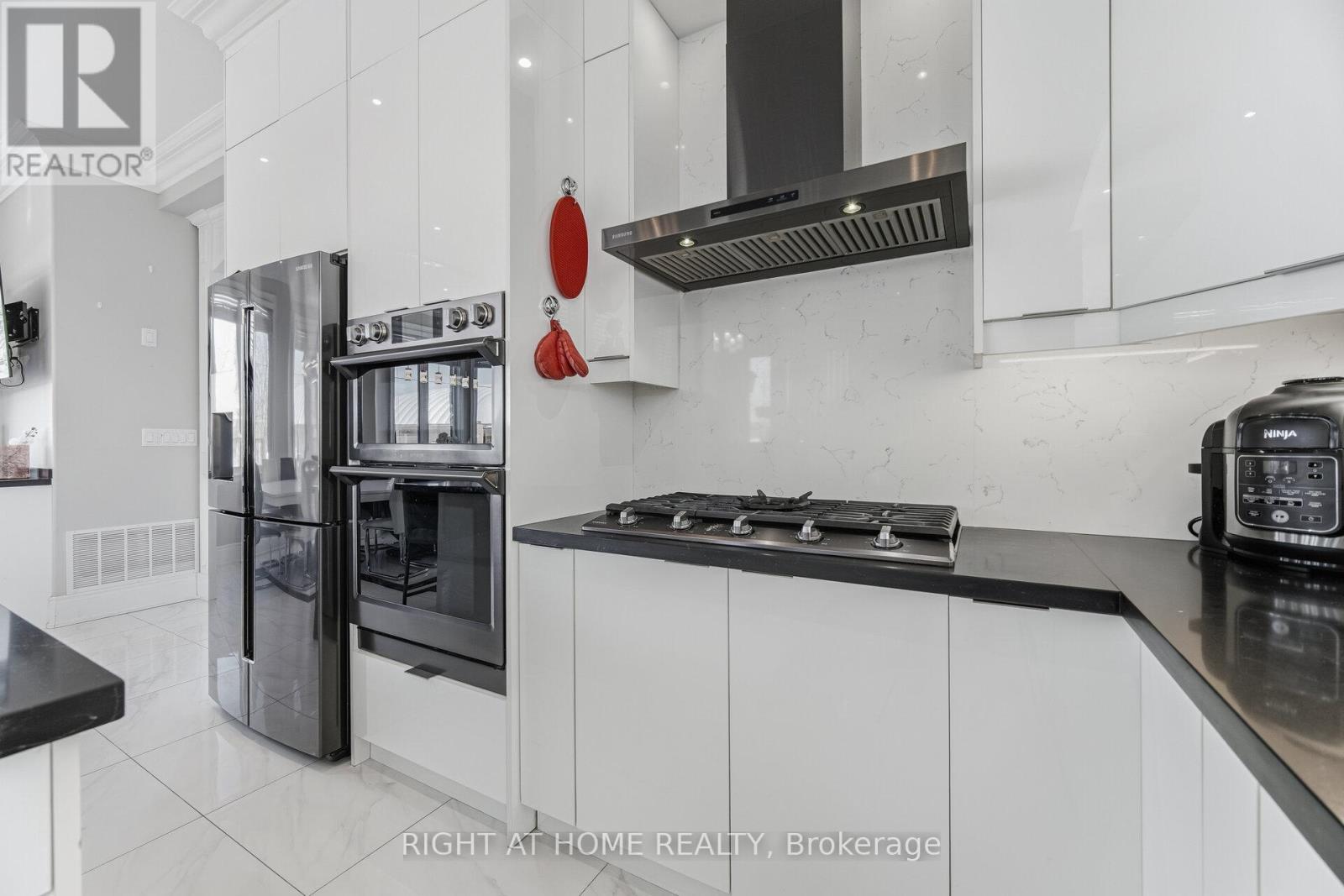 386 Kennedy Road, Toronto, Ontario  M1K 2A6 - Photo 10 - E12845112