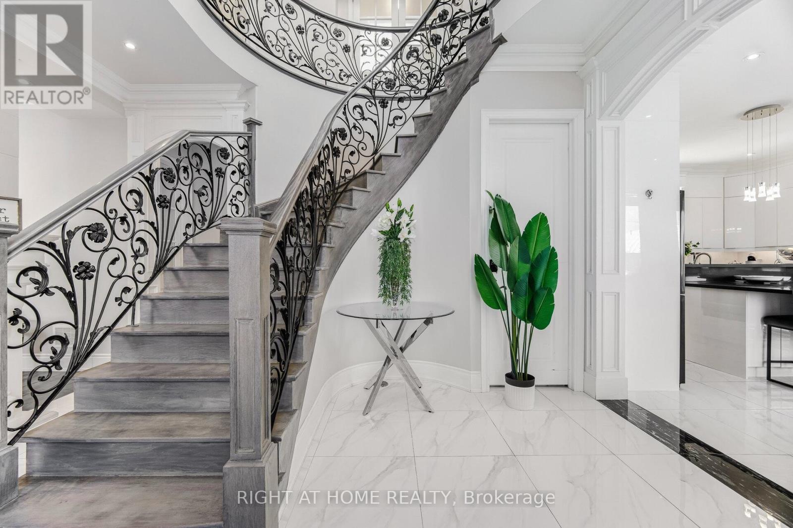 386 Kennedy Road, Toronto, Ontario  M1K 2A6 - Photo 4 - E12845112