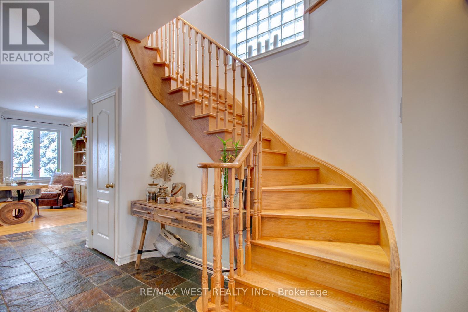 104a Benson Avenue, Richmond Hill (Mill Pond), Ontario  L4C 4E7 - Photo 17 - N12845076