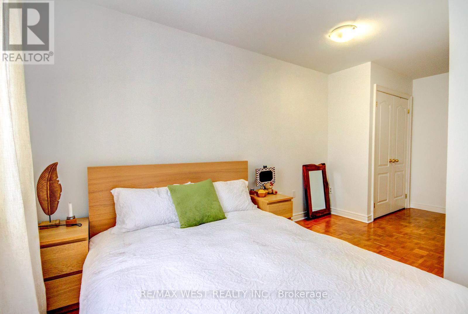 104a Benson Avenue, Richmond Hill (Mill Pond), Ontario  L4C 4E7 - Photo 24 - N12845076