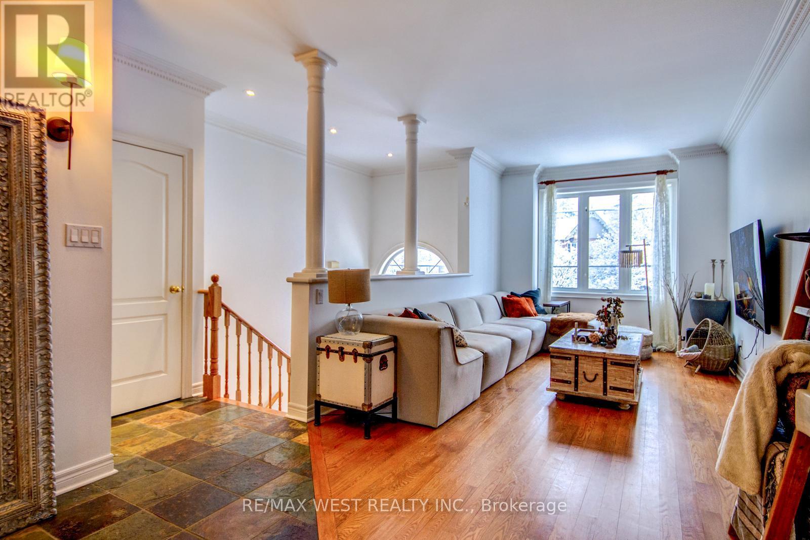 104a Benson Avenue, Richmond Hill (Mill Pond), Ontario  L4C 4E7 - Photo 8 - N12845076