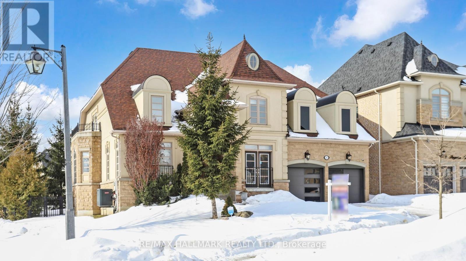 11 Pagean Drive, Richmond Hill, Ontario  L4E 4R7 - Photo 2 - N12845078