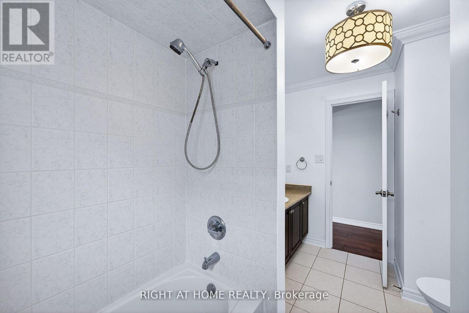 1342 Corm Street, Innisfil, Ontario  L9S 0B2 - Photo 24 - N12845126