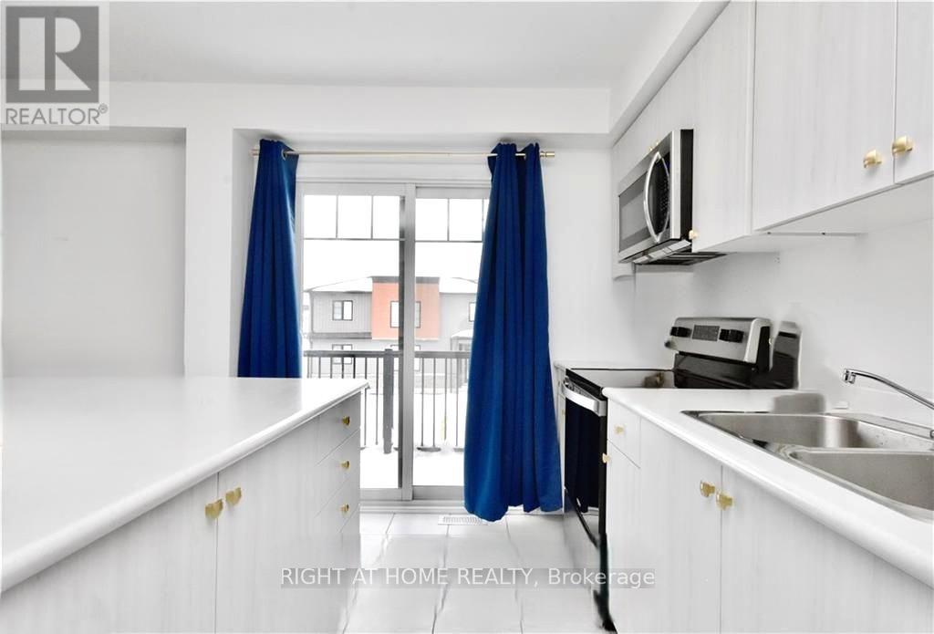 23 Kodiak Terrace, Barrie, Ontario  L4N 8G1 - Photo 3 - S12845058