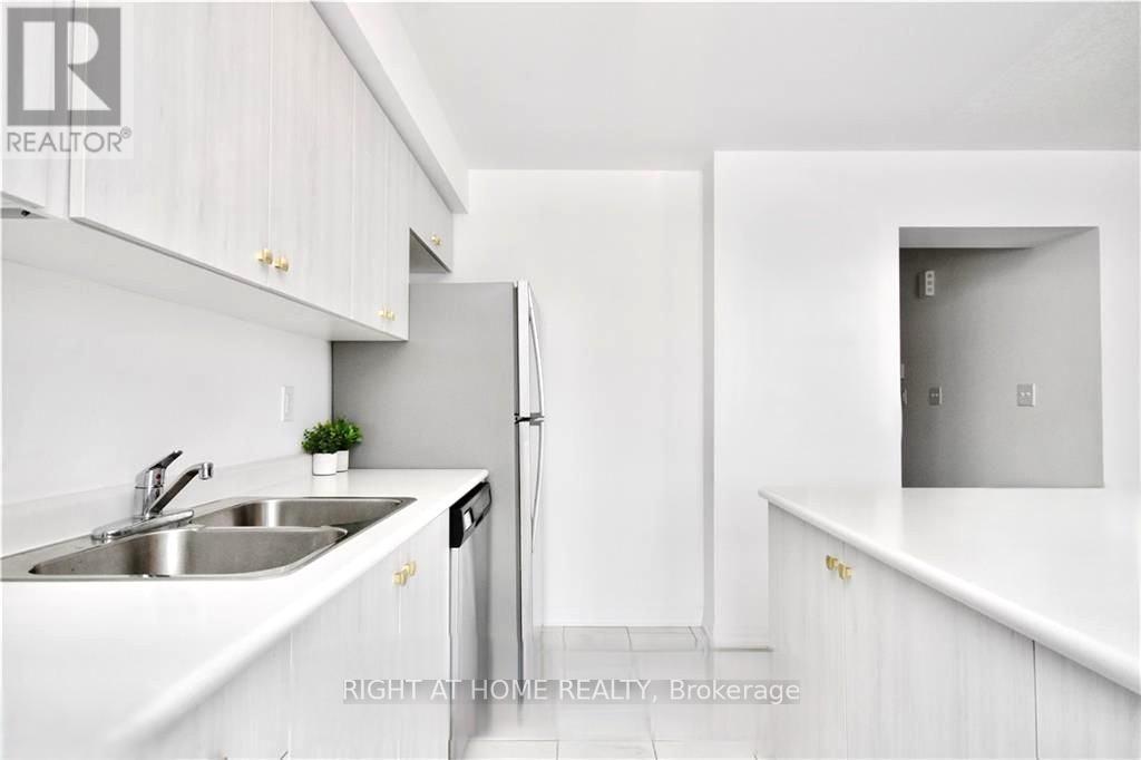 23 Kodiak Terrace, Barrie, Ontario  L4N 8G1 - Photo 4 - S12845058