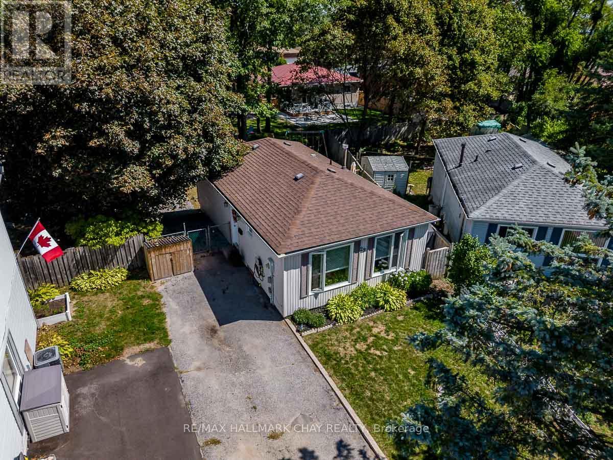 29 SHAW CRESCENT, Barrie, Ontario