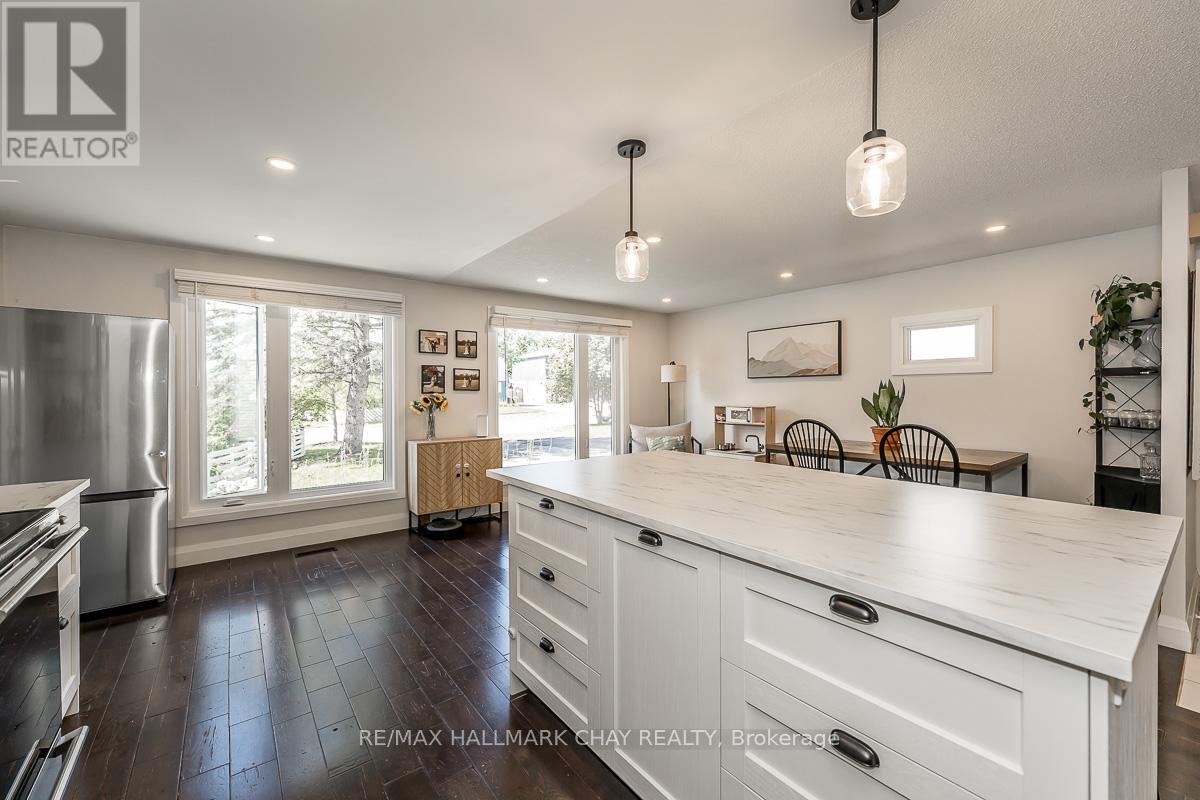 29 Shaw Crescent, Barrie, Ontario  L4N 4Z3 - Photo 10 - S12845080