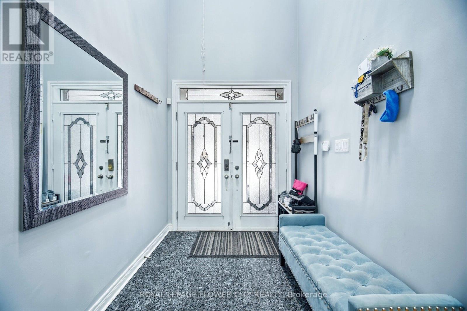 67 Olde Town Road, Brampton, Ontario  L6X 4T8 - Photo 5 - W12844990