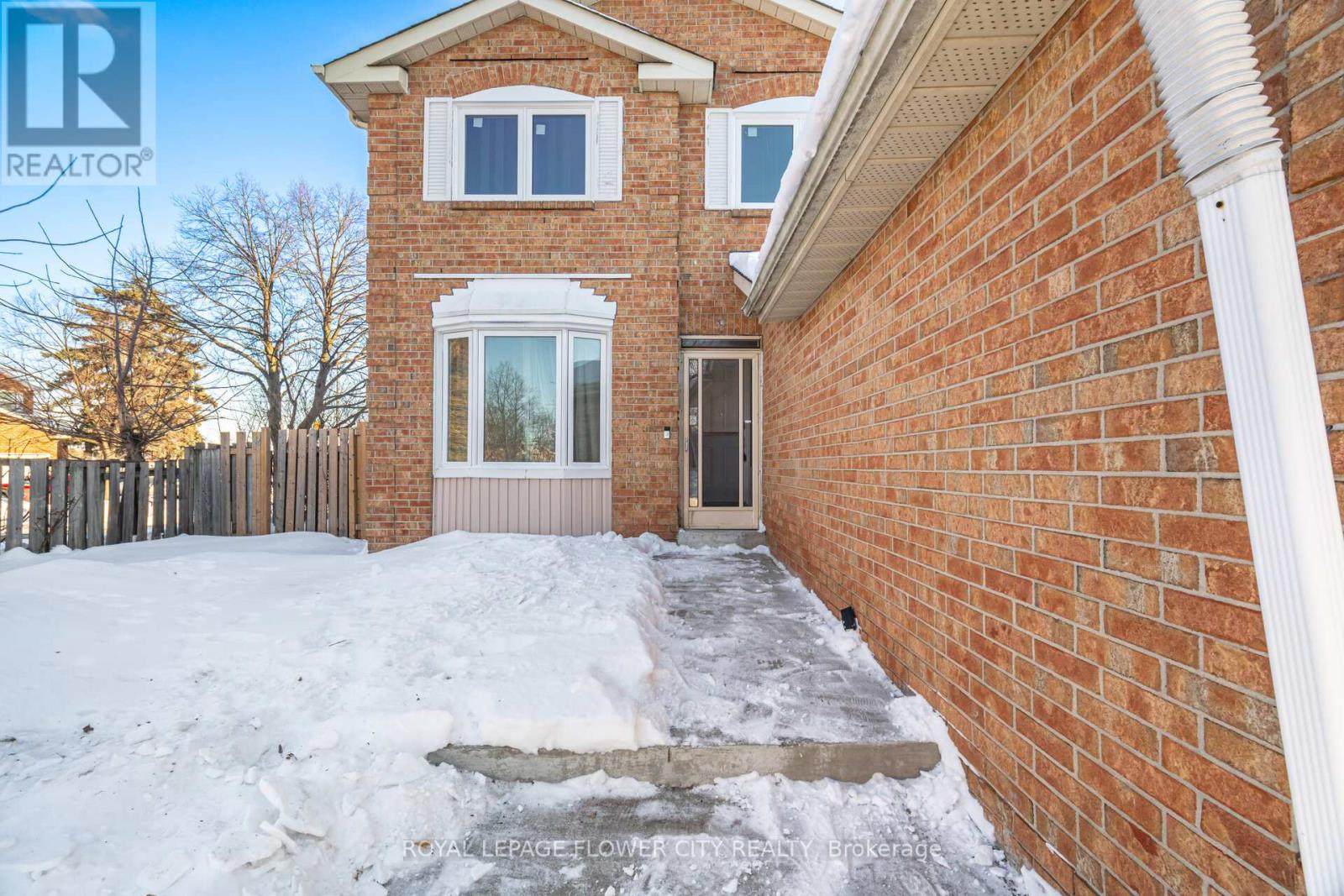 1 Donaldson Drive, Brampton, Ontario  L6Y 3G7 - Photo 2 - W12844998