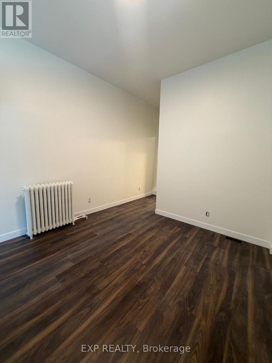 6 - 1594 Dupont Street, Toronto, Ontario  M6P 3S7 - Photo 5 - W12845072