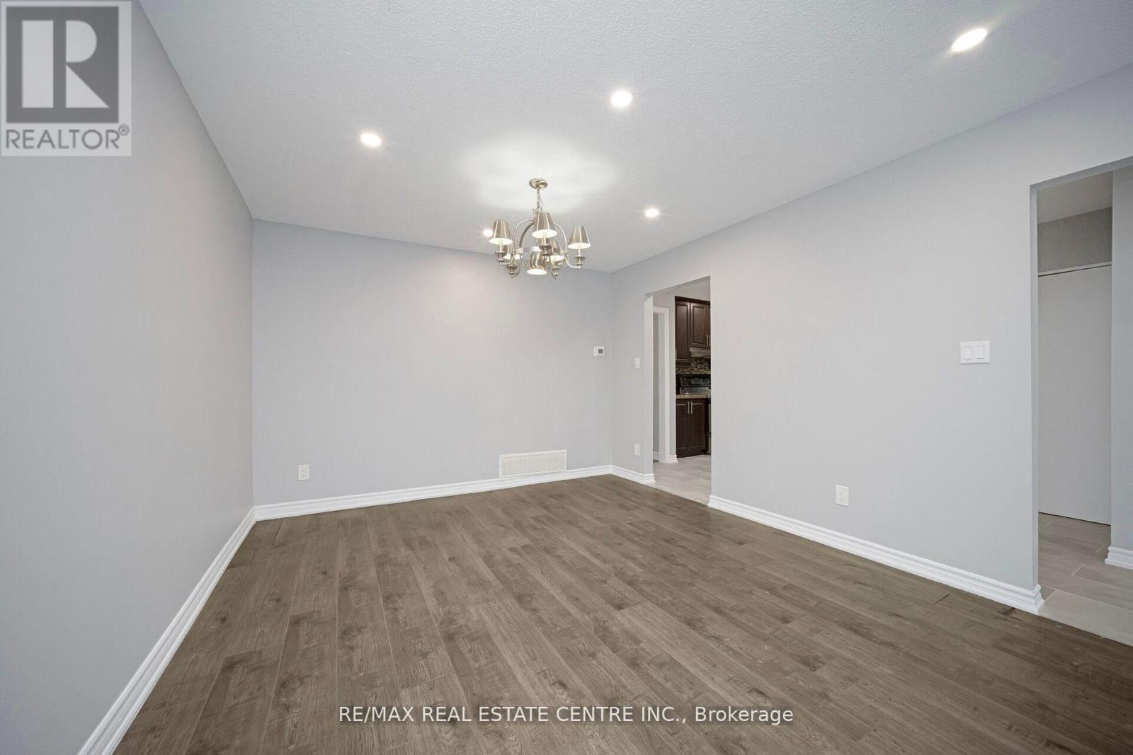 35 Madison Street, Brampton, Ontario  L6S 3C4 - Photo 10 - W12845086