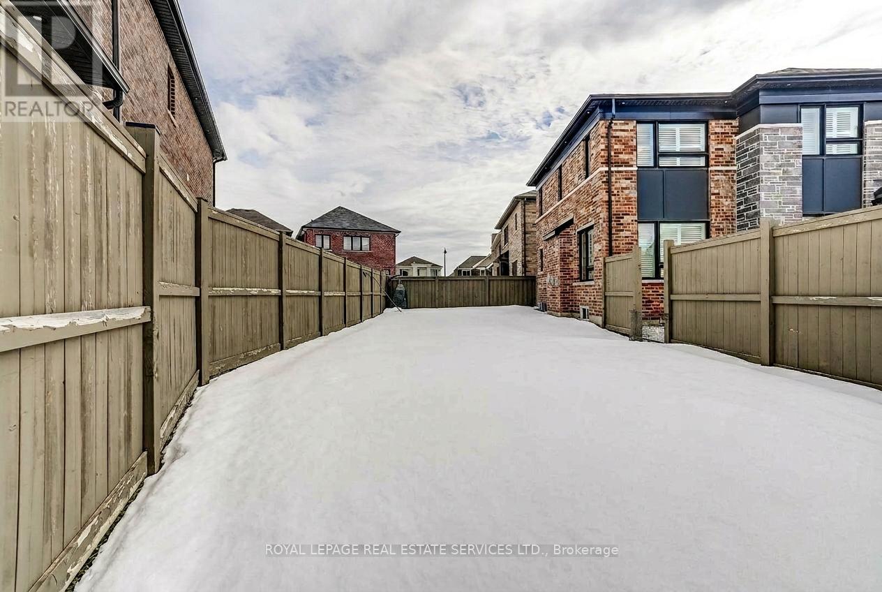 7 Cyclone Trail, Brampton, Ontario  L7A 5E8 - Photo 33 - W12845092