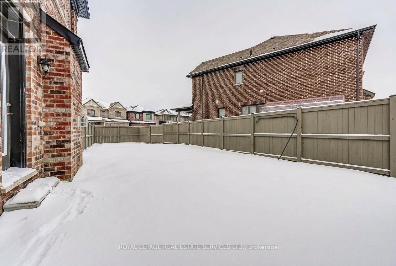 7 Cyclone Trail, Brampton, Ontario  L7A 5E8 - Photo 34 - W12845092