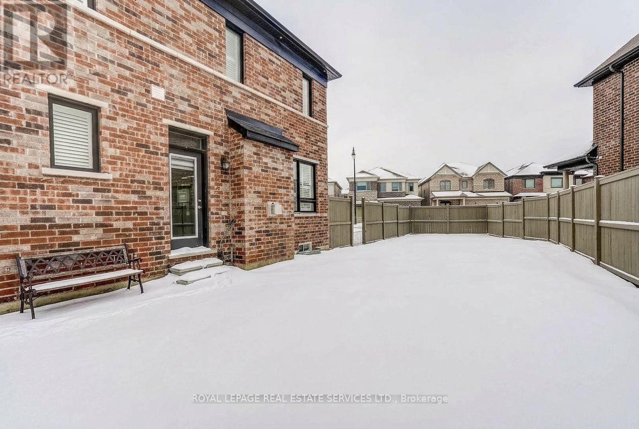 7 Cyclone Trail, Brampton, Ontario  L7A 5E8 - Photo 35 - W12845092