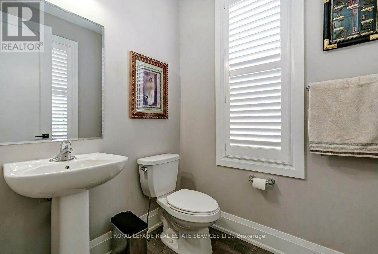 7 Cyclone Trail, Brampton, Ontario  L7A 5E8 - Photo 5 - W12845092