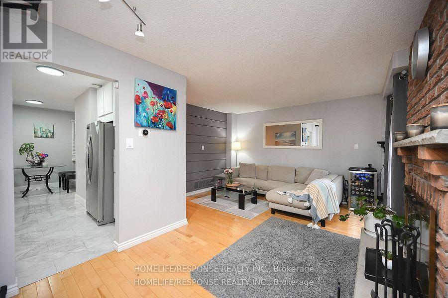 Upper - 2617 Treviso Court, Mississauga, Ontario  L5N 2T3 - Photo 4 - W12845124