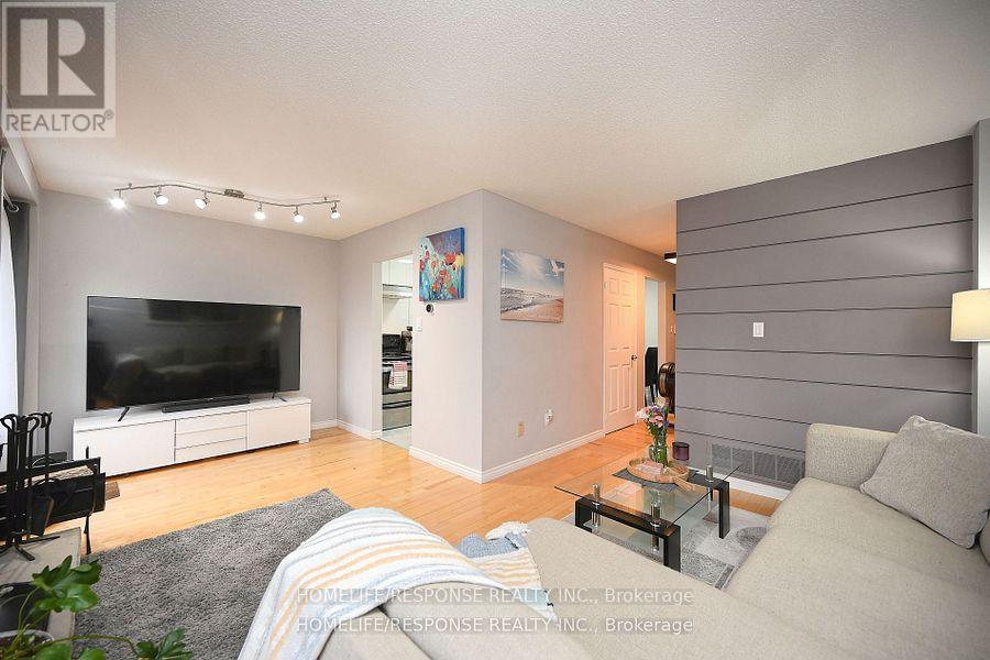 Upper - 2617 Treviso Court, Mississauga, Ontario  L5N 2T3 - Photo 5 - W12845124