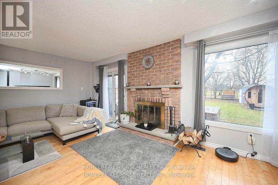 Upper - 2617 Treviso Court, Mississauga, Ontario  L5N 2T3 - Photo 7 - W12845124