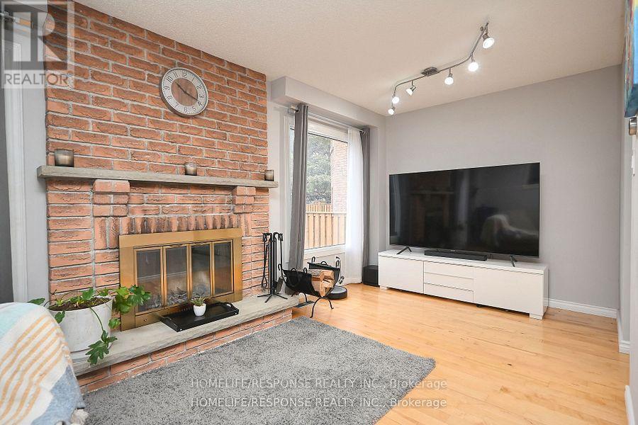 Upper - 2617 Treviso Court, Mississauga, Ontario  L5N 2T3 - Photo 8 - W12845124