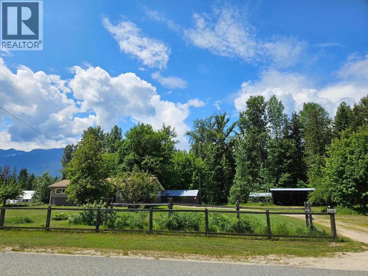 432 Alexander Road, Nakusp, British Columbia  V0G 1R1 - Photo 4 - 10358342