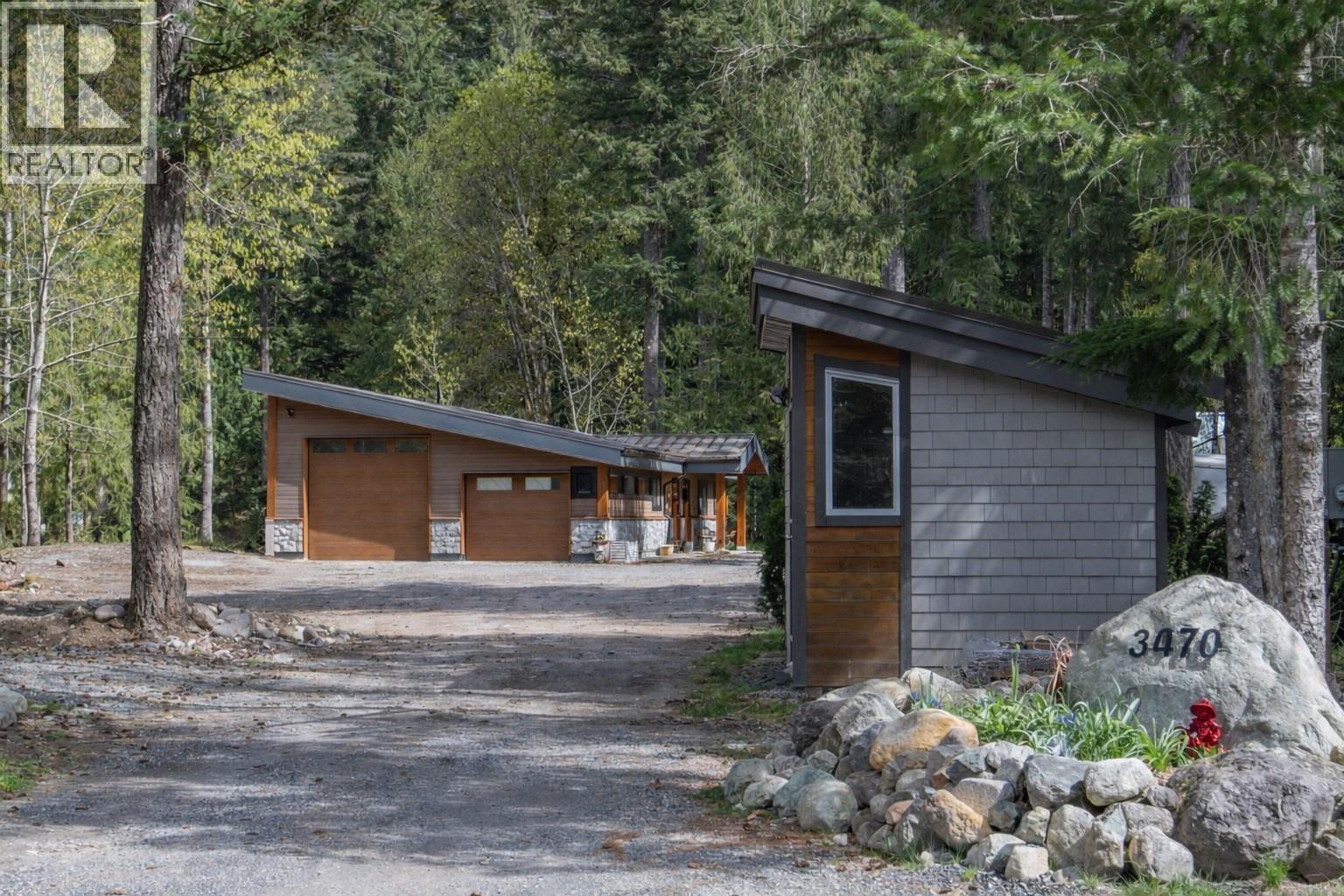 3070 MIDNIGHT WAY, Squamish, British Columbia