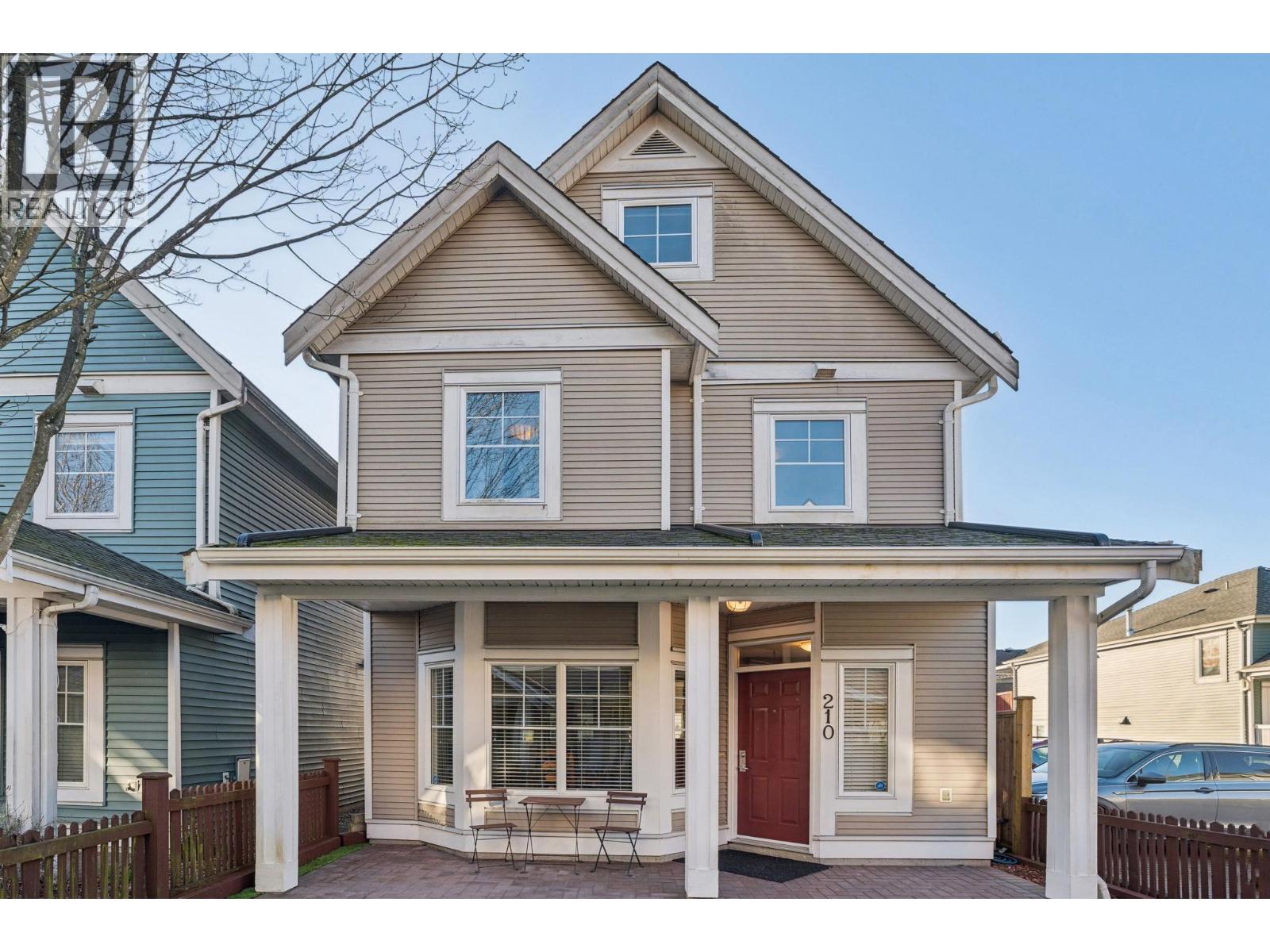 210 3000 Riverbend Drive, Coquitlam, British Columbia  V3C 6R1 - Photo 3 - R3095984