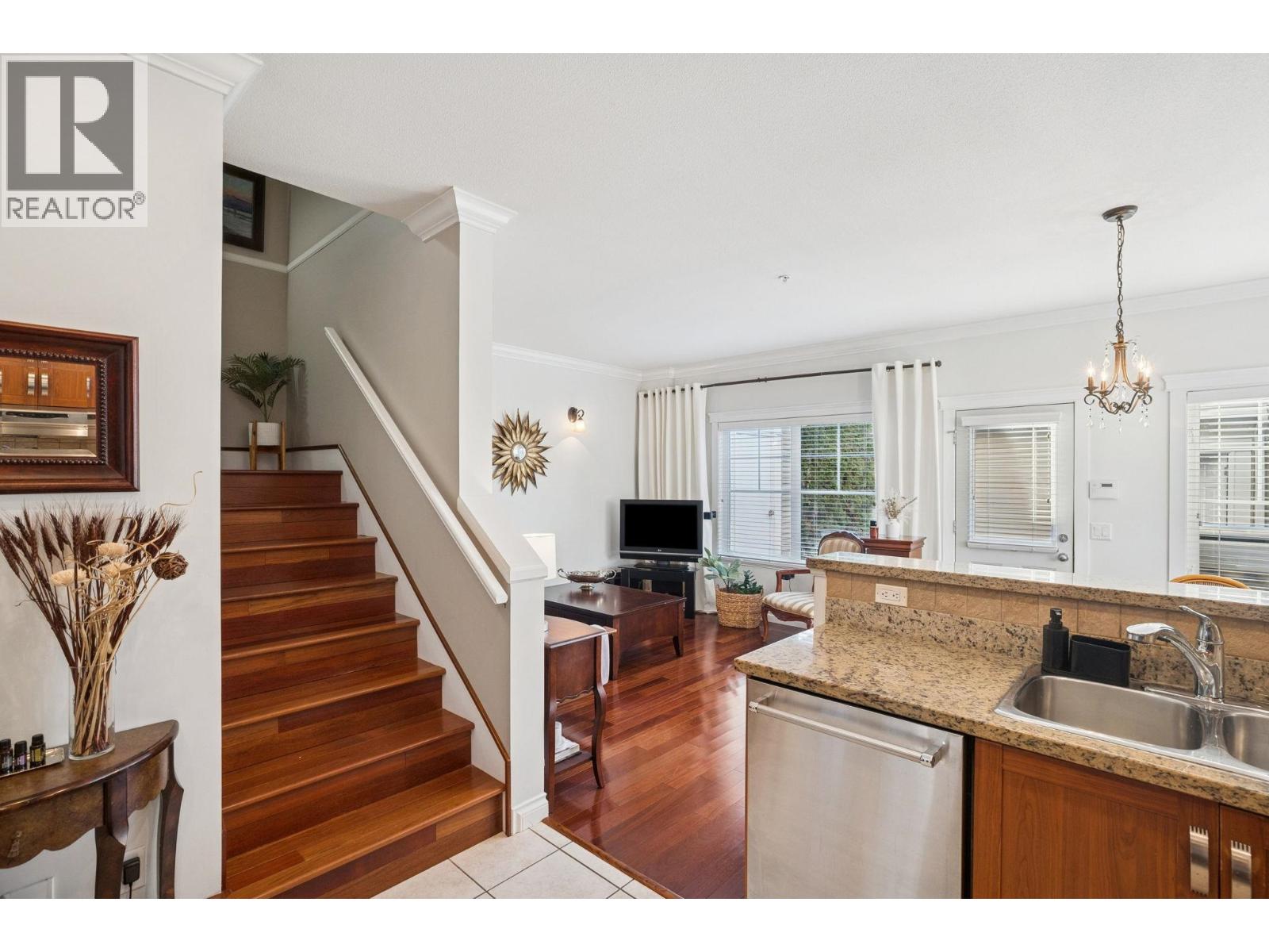 210 3000 Riverbend Drive, Coquitlam, British Columbia  V3C 6R1 - Photo 6 - R3095984