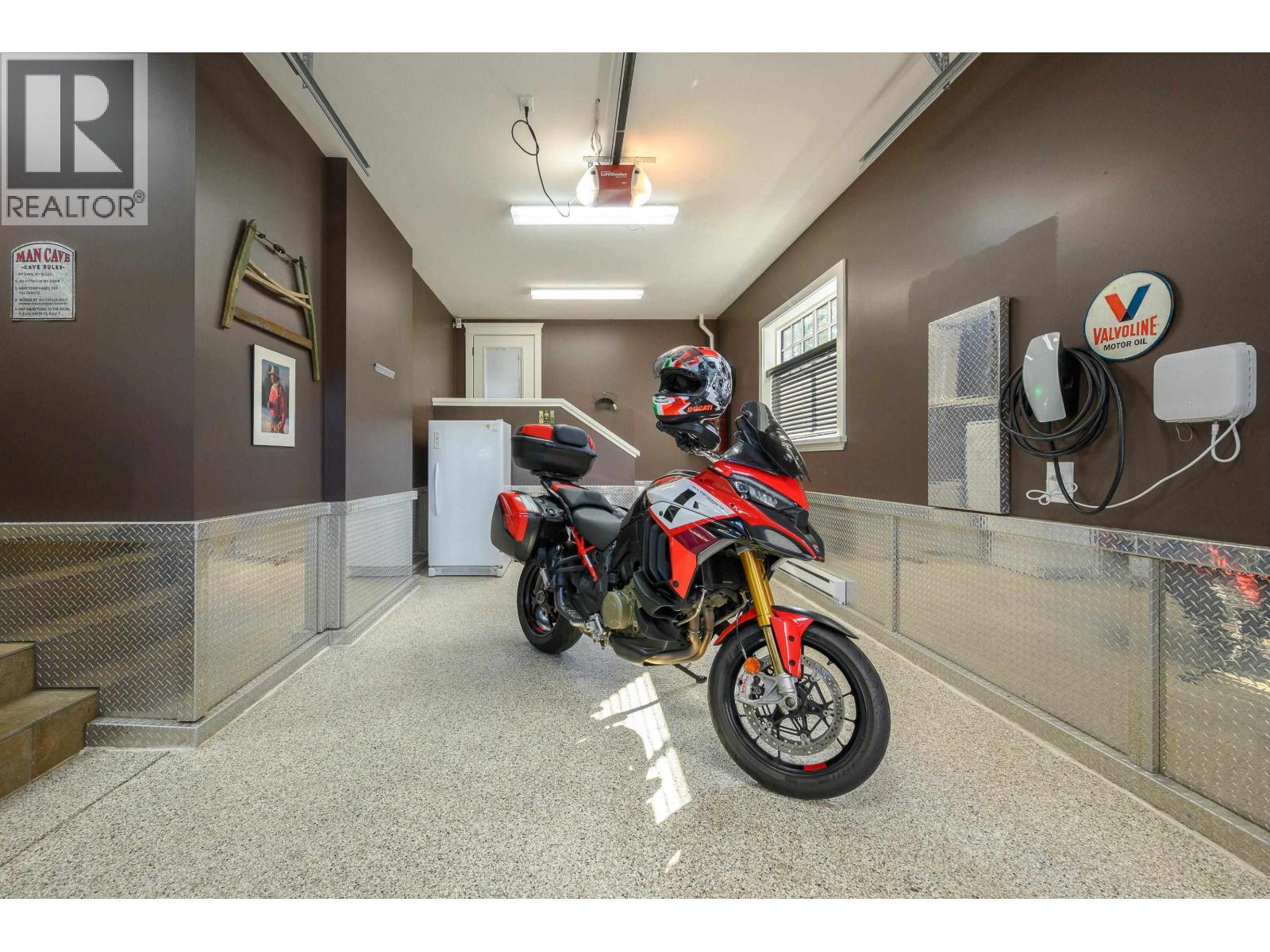 1062 Magnolia Way, Anmore, British Columbia  V3H 5M6 - Photo 16 - R3095641