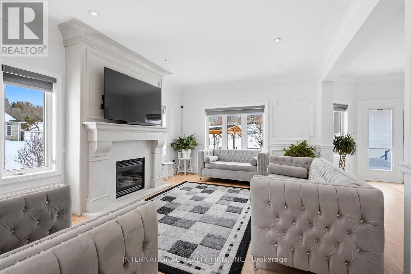 130 Andrews Drive, Bradford West Gwillimbury, Ontario  L0G 1A0 - Photo 10 - N12837738