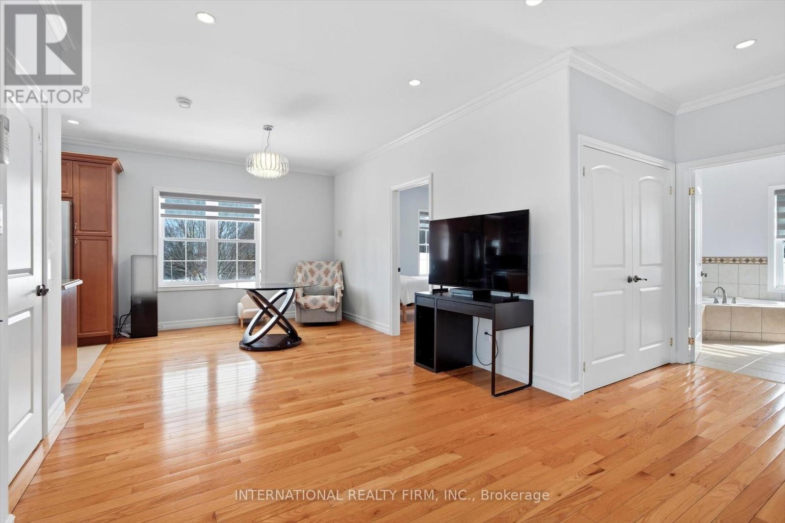 130 Andrews Drive, Bradford West Gwillimbury, Ontario  L0G 1A0 - Photo 34 - N12837738